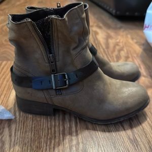 Brown buckle boots